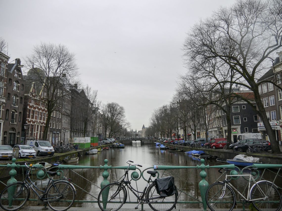 Amsterdam girando per la città